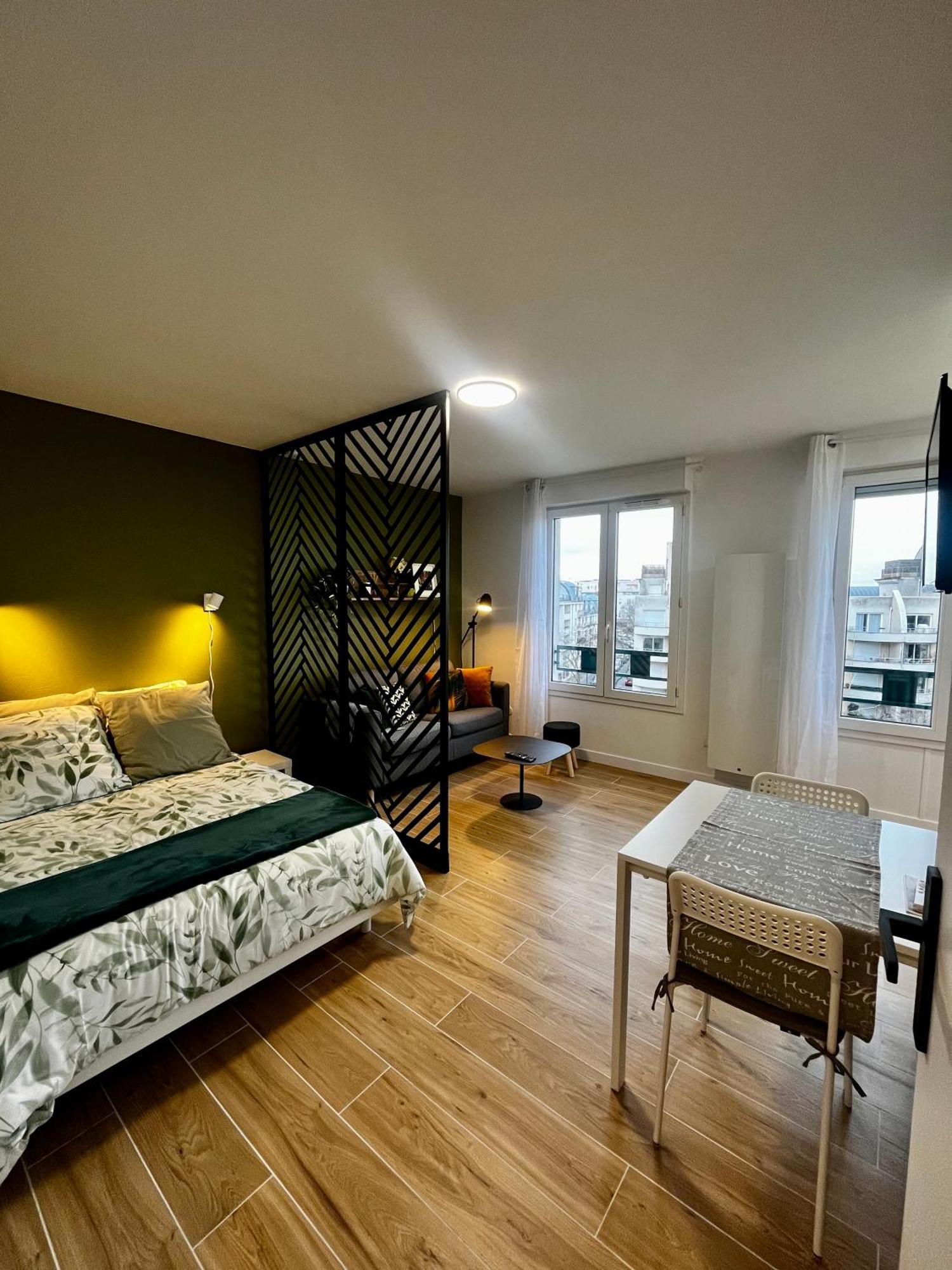 Magnifique - Au Pied De La Gare Rer Apartment Cergy
